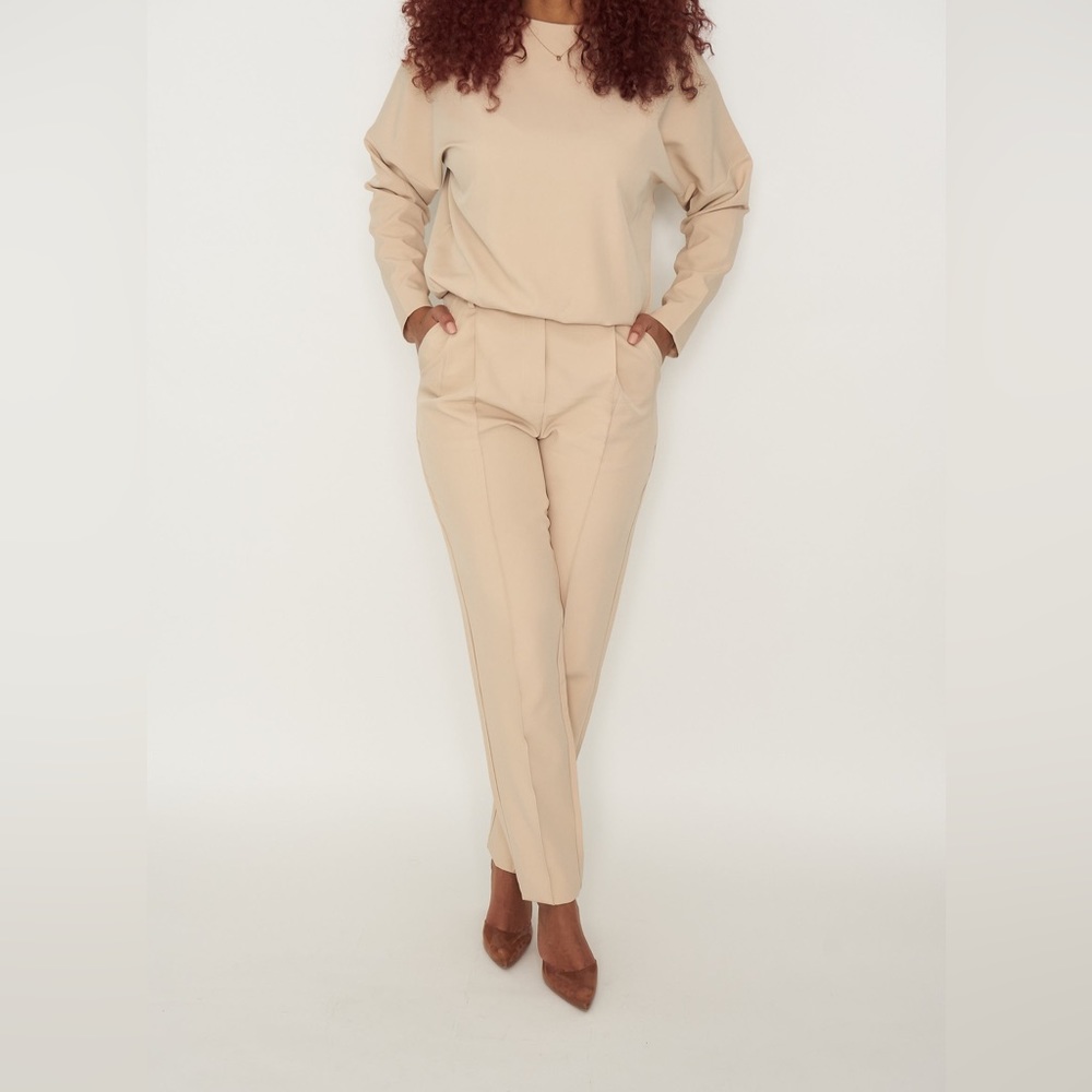 Flattering two piece pant set